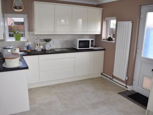 Kitchen- click for photo gallery